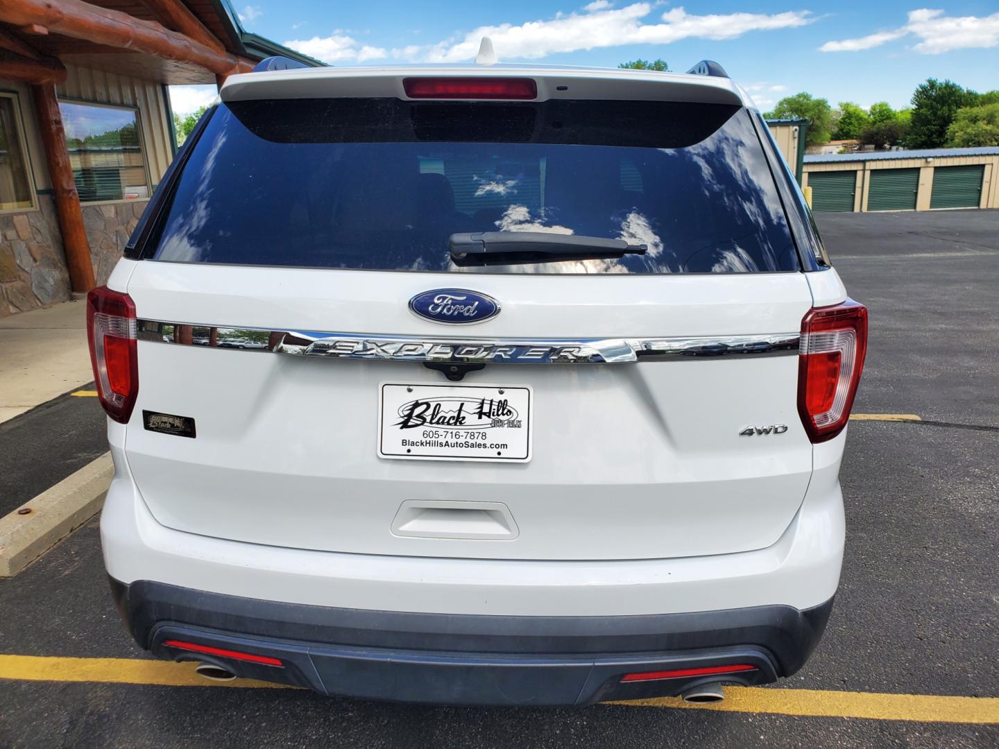 2016 White /Beige Ford Explorer (1FM5K8B8XGG) with an 3.5L V6 TI-VCT engine, 6-Speed Selectshift Automatic transmission, located at 1600 E Hwy 44, Rapid City, SD, 57703, (605) 716-7878, 44.070232, -103.171410 - Photo#6